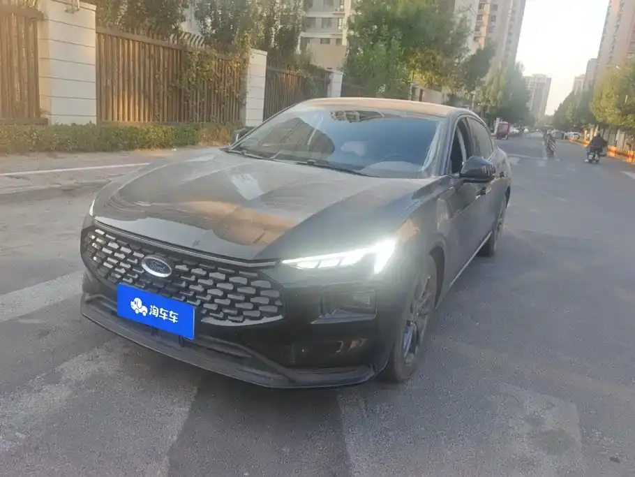 Ford Mondeo 2.0T EcoBoost Luxury 2025