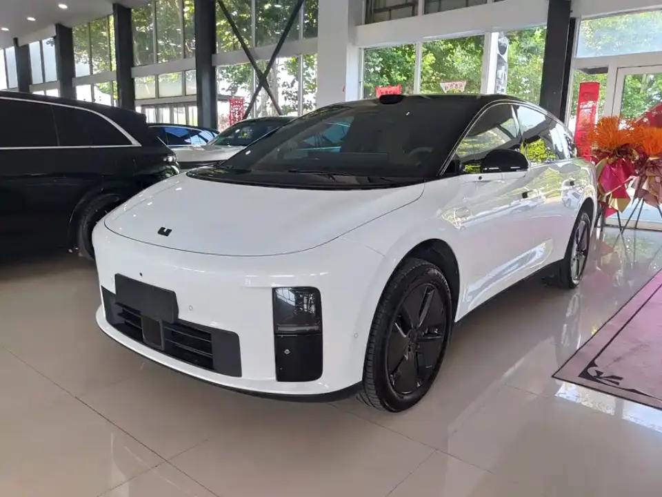 Li Auto i6 2WD Base Model 2026