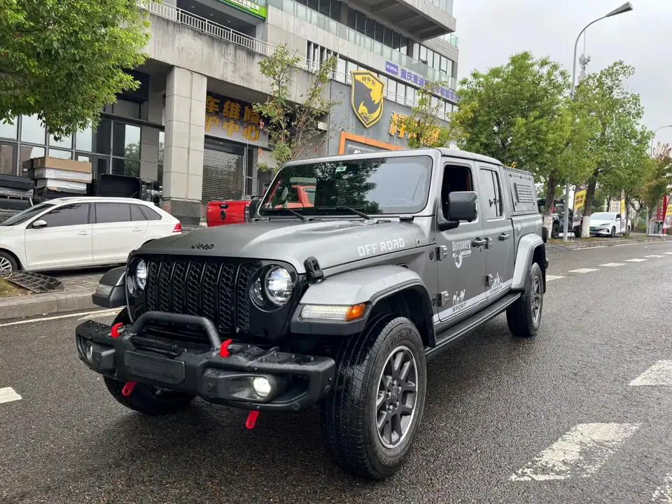 Jeep Gladiator 3.6L Pioneer Edition 2023