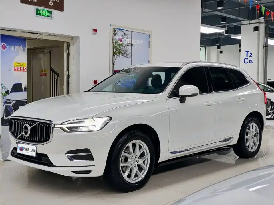 Volvo XC60 T5 AWD Momentum 2021