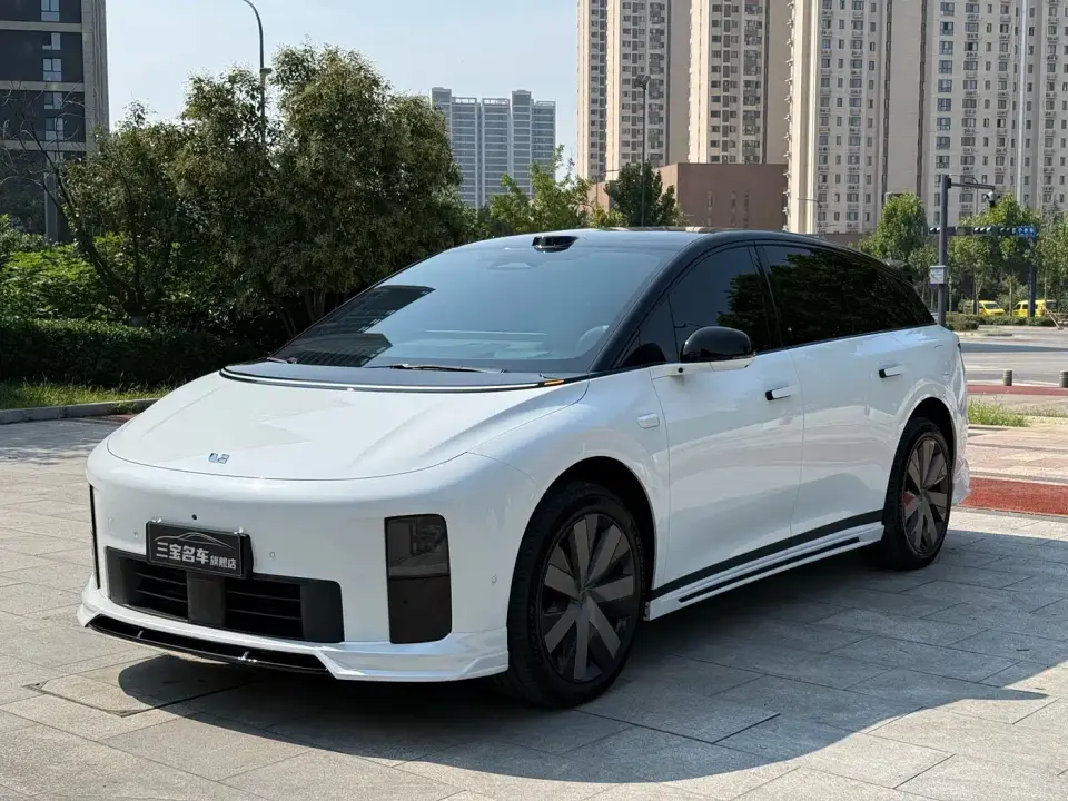 Li Auto i6 4WD Base Model 2026