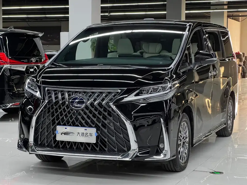 Lexus LM 300h Seven-Seater Elegance Edition 2022