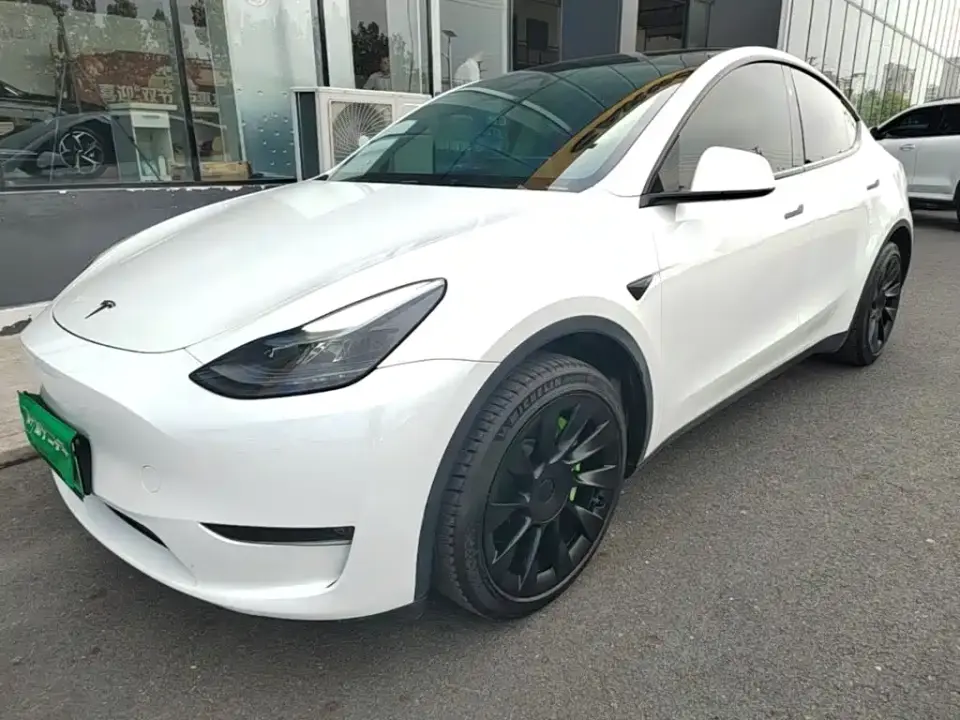 Tesla Model Y Long Range AWD 2024