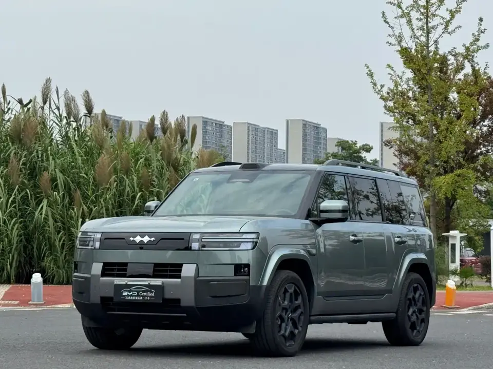 Fangchengbao Titanium 7 AWD Base Model 2025