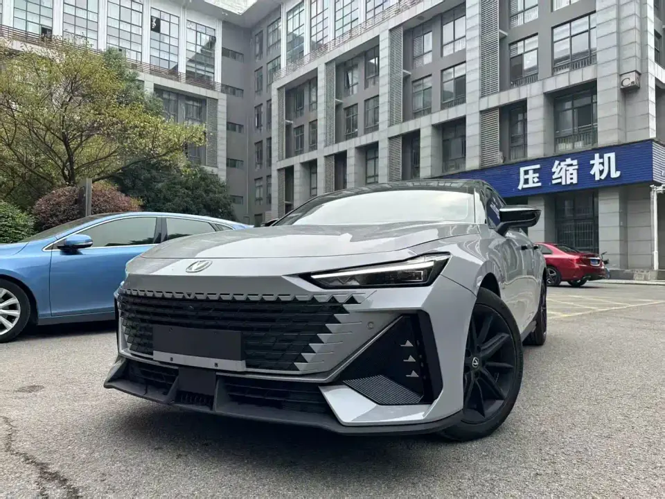 Changan UNI-V 1.5T Premium Model 2022