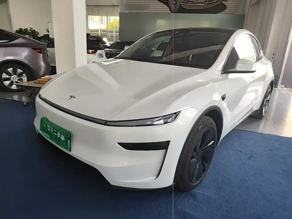 Tesla Model Y Rear-Wheel Drive 2025