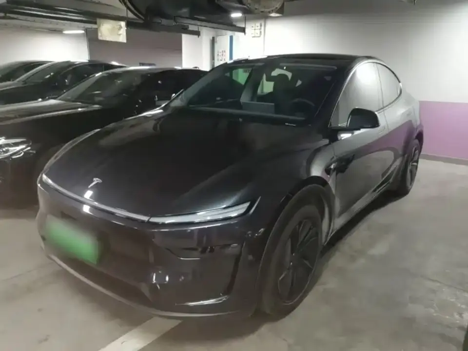 Tesla Model Y Rear-Wheel Drive 2025
