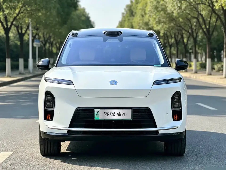 NIO ES8 Base Model 7-Seater 2025