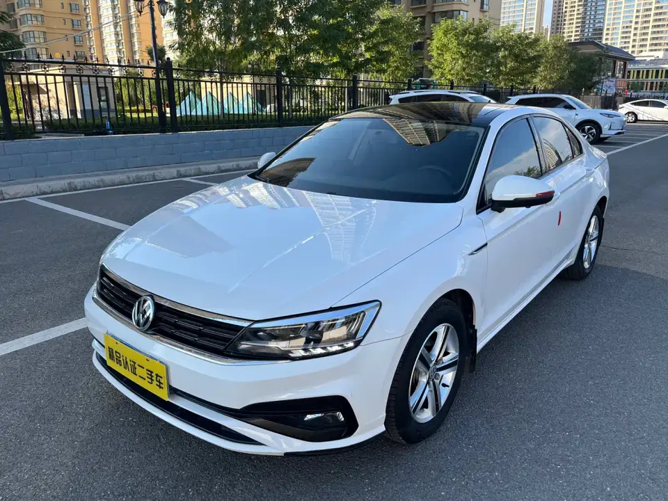 Volkswagen Lamando 230TSI DSG Fashion Edition 2020