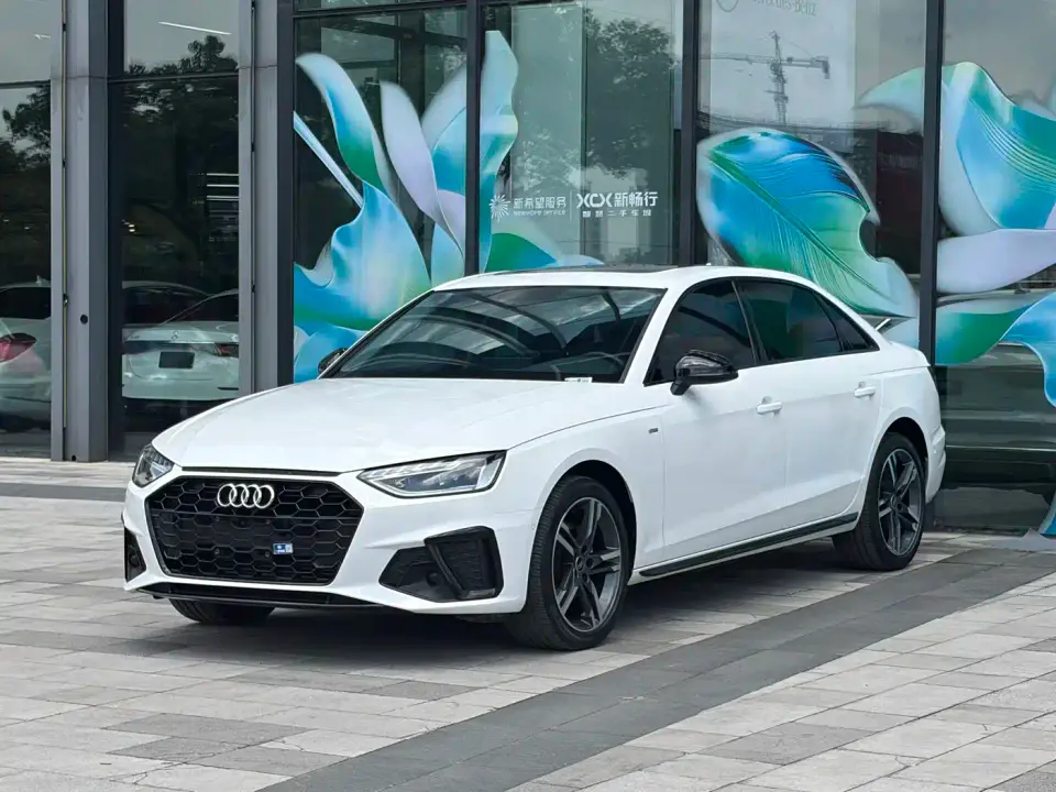 Audi A4L 40 TFSI Luxury Dynamic 2022