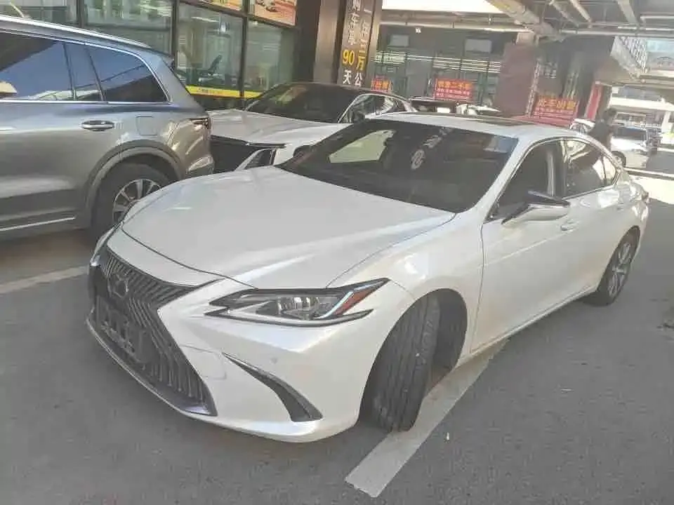 Lexus ES 200 Excellence Edition China V 2019