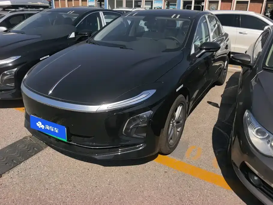 Hongqi E-QM5 610km PLUS 2026