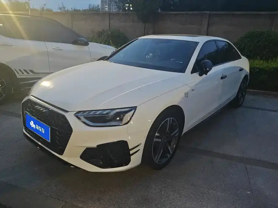 Audi A4L 40 TFSI Luxury Dynamic 2022