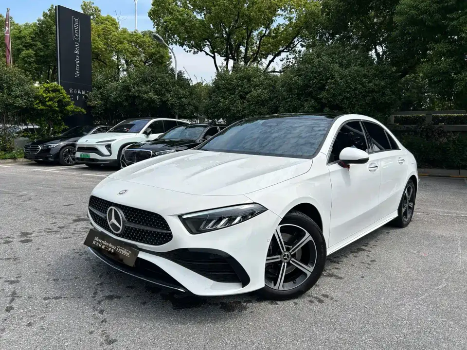 Mercedes-Benz A-Class A 200 L Fashion Edition 2024