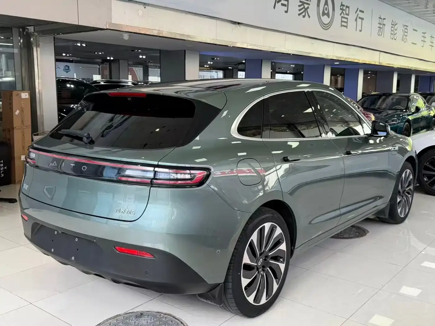 AITO Wenjie AITO M5 Extended Range AWD Smart Drive Edition 2023 — фото 12