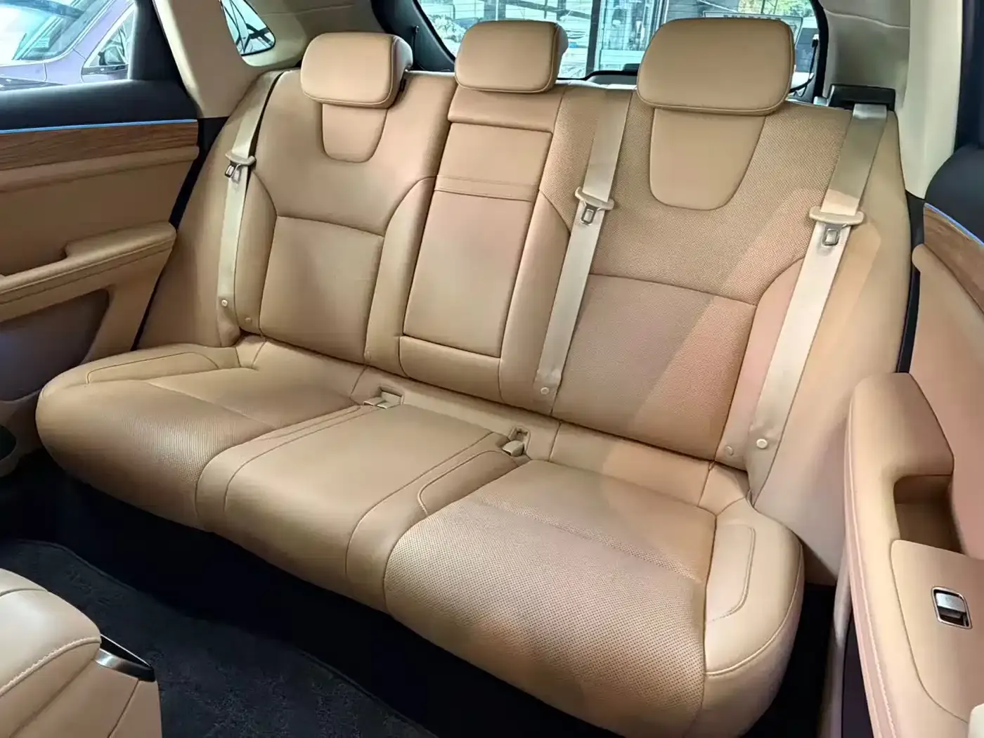AITO Wenjie AITO M5 Extended Range AWD Smart Drive Edition 2023 — фото 10