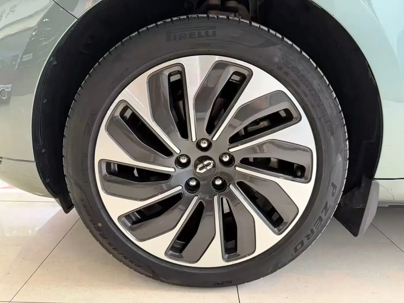 AITO Wenjie AITO M5 Extended Range AWD Smart Drive Edition 2023 — фото 15
