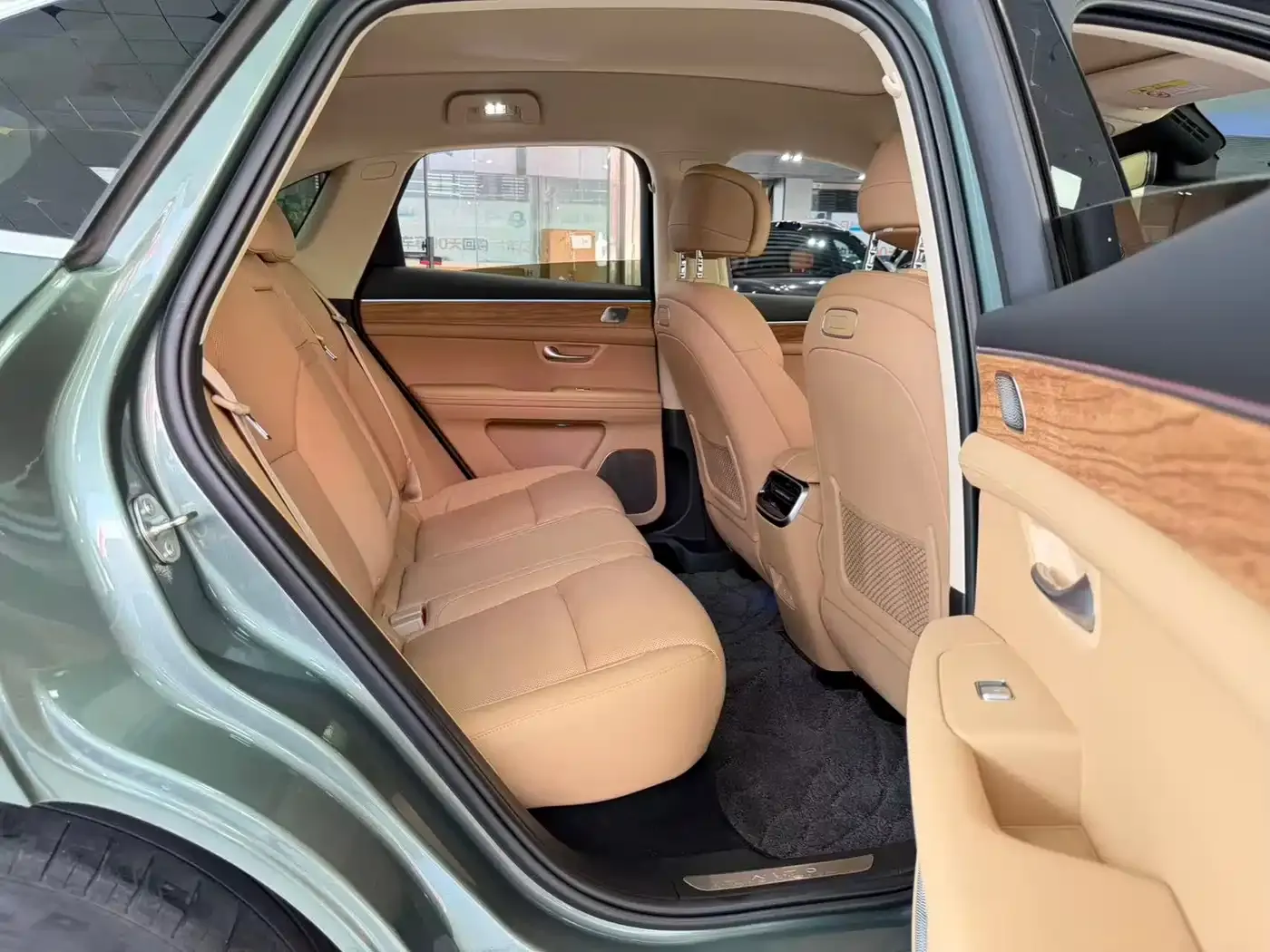 AITO Wenjie AITO M5 Extended Range AWD Smart Drive Edition 2023 — фото 9