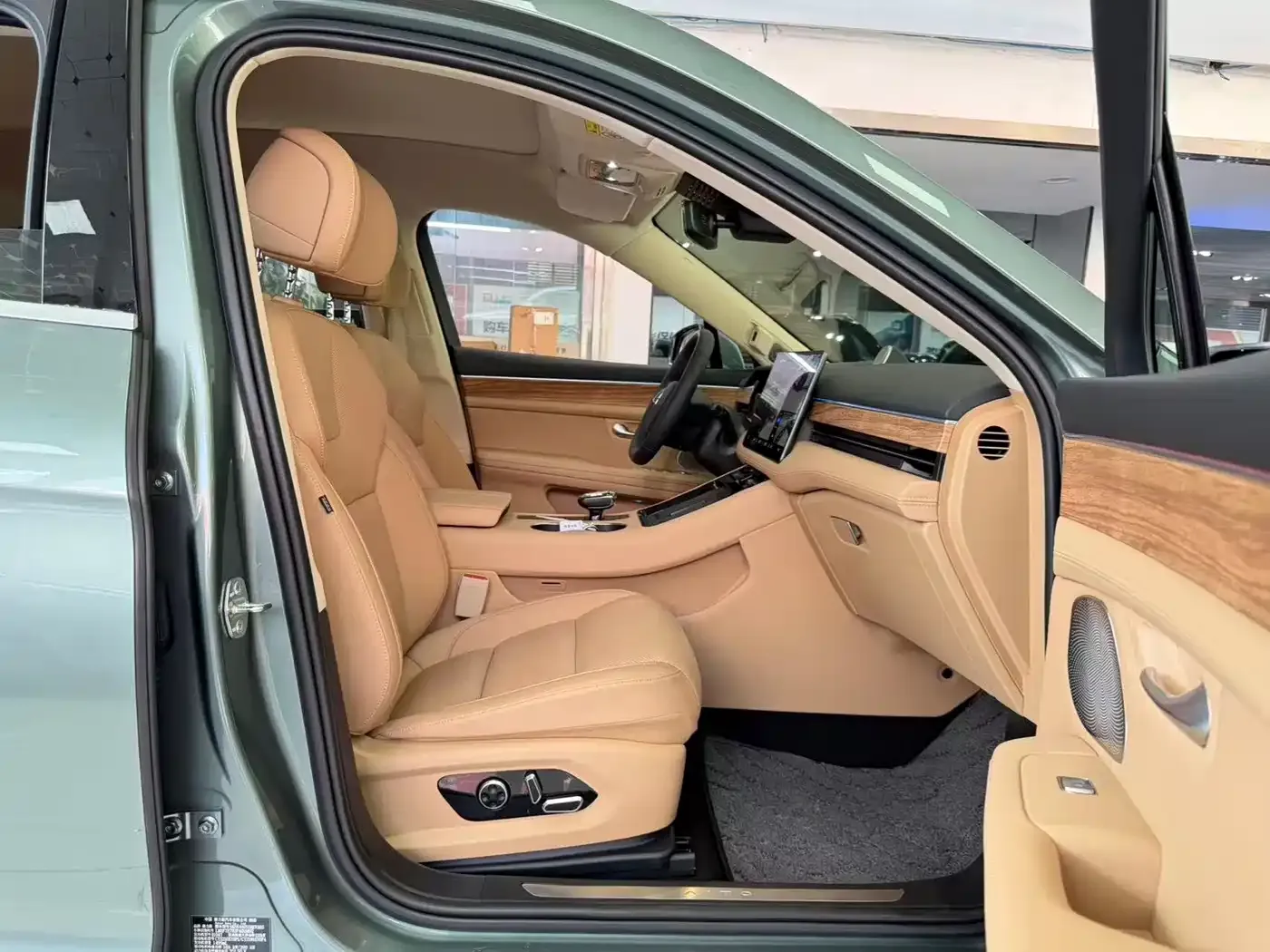 AITO Wenjie AITO M5 Extended Range AWD Smart Drive Edition 2023 — фото 8
