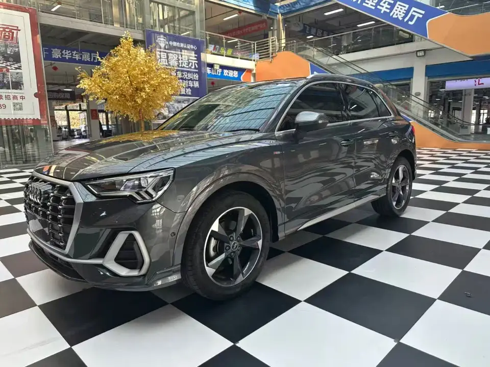 Audi Q3 35 TFSI Fashion Dynamic (1.4T) 2023