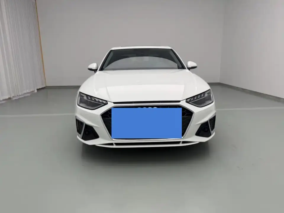 Audi A4L 40 TFSI Luxury Dynamic 2021