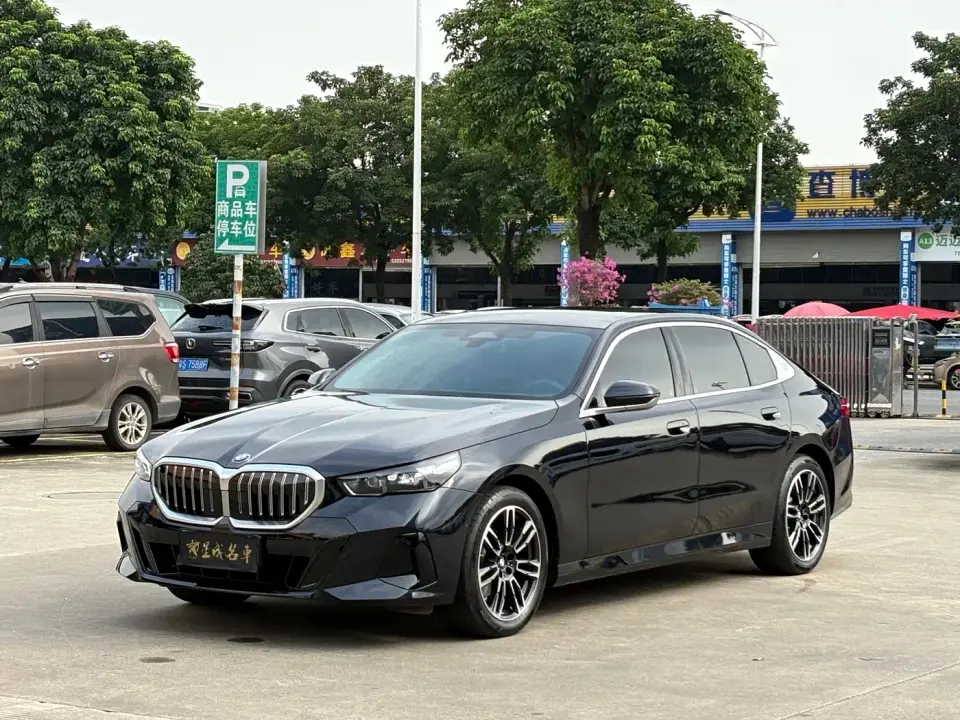BMW 5 Series 525Li M Sport Package 2026