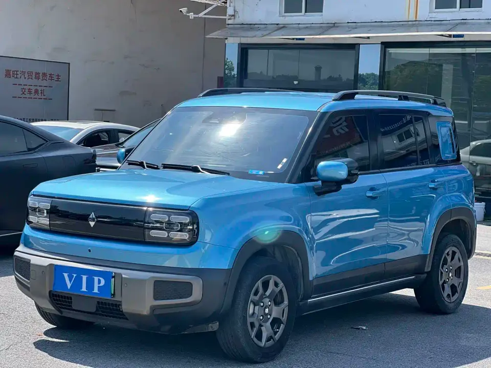 Baojun Yueye Plus Smart Premium 4-Seater 2024