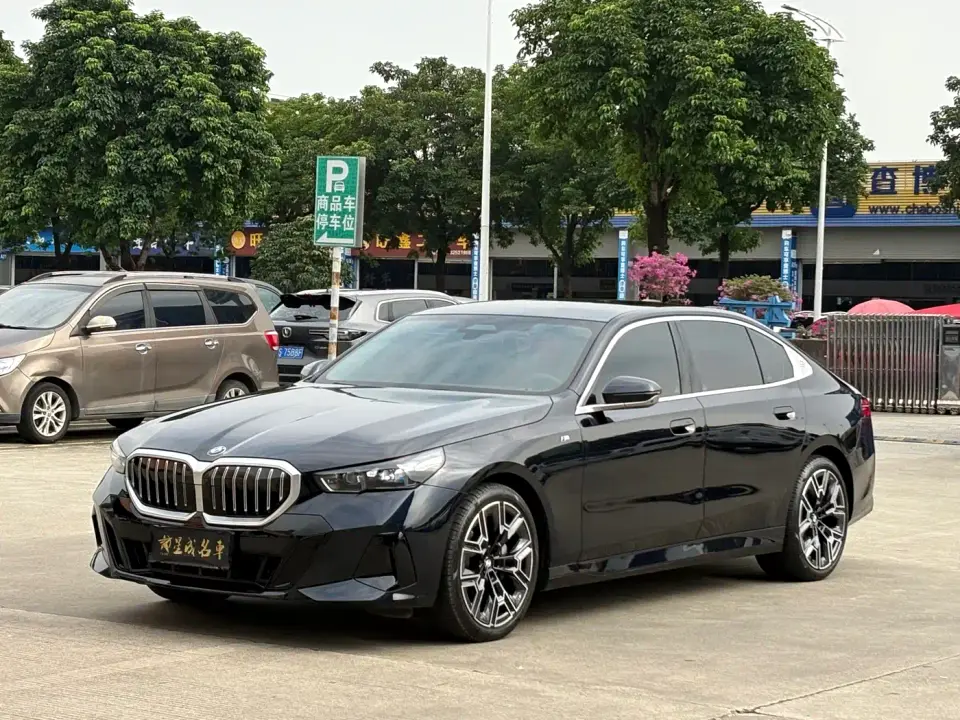 BMW 5 Series 530Li Premium M Sport Package 2025