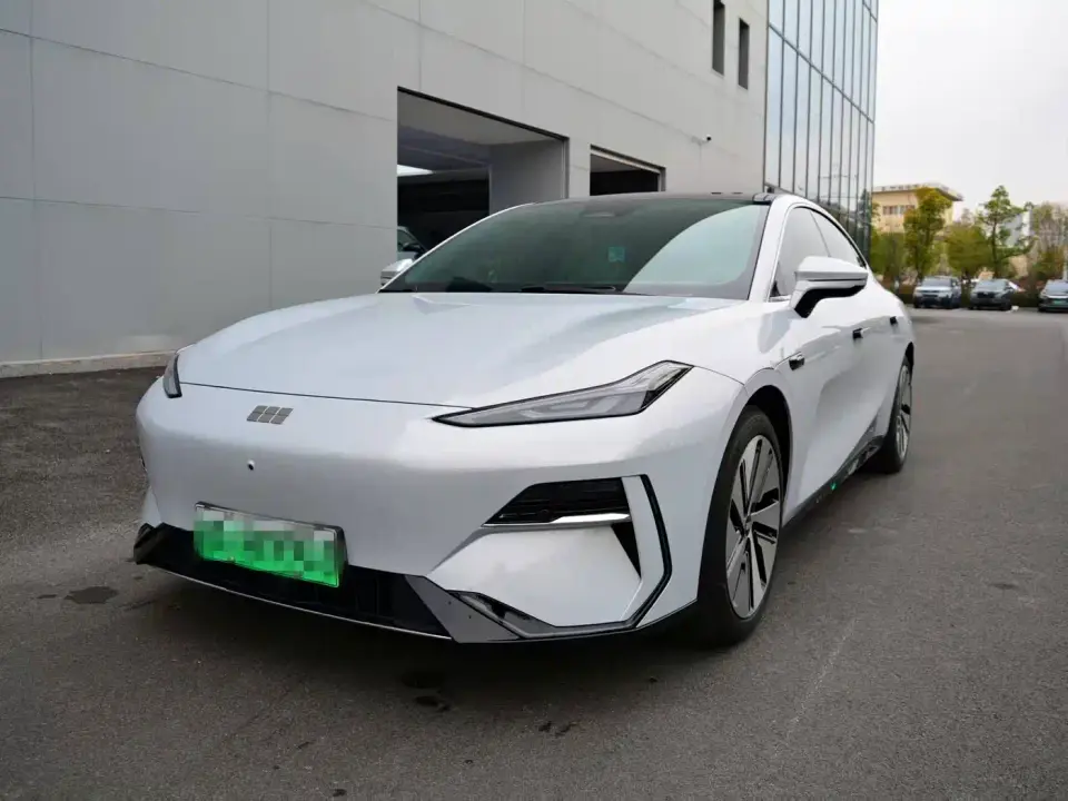 Geely Galaxy Galaxy E8 665km RWD Starship Voyager Edition 2024