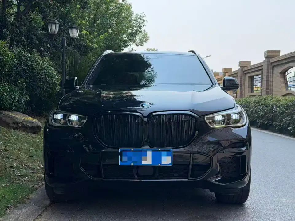 BMW X5 xDrive 40Li Premium M Sport Package 2023