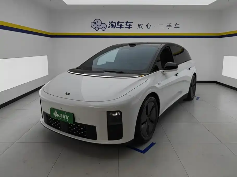 Li Auto i6 2WD Base Model 2026