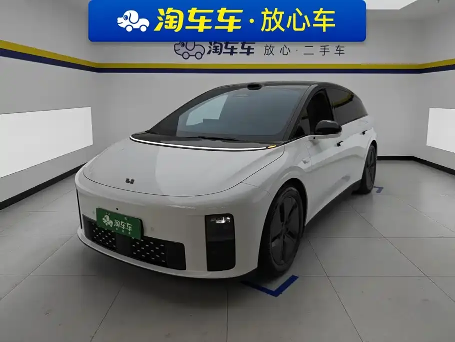 Li Auto i6 2WD Base Model 2026