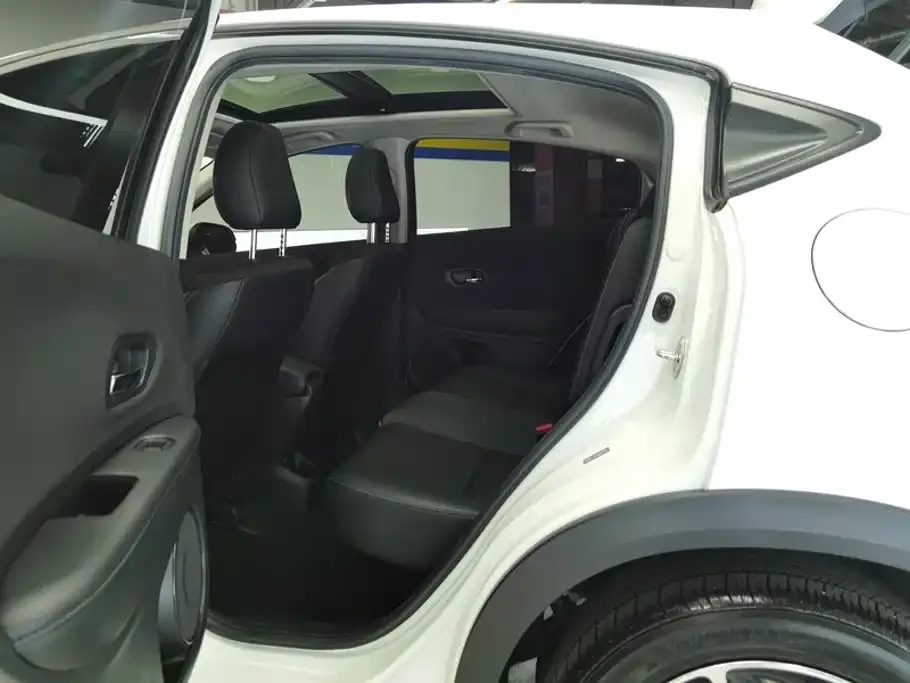 Honda Vezel 1.5L CVT Pioneer 2021 — фото 11