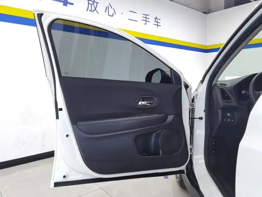 Honda Vezel 1.5L CVT Pioneer 2021 — фото 7
