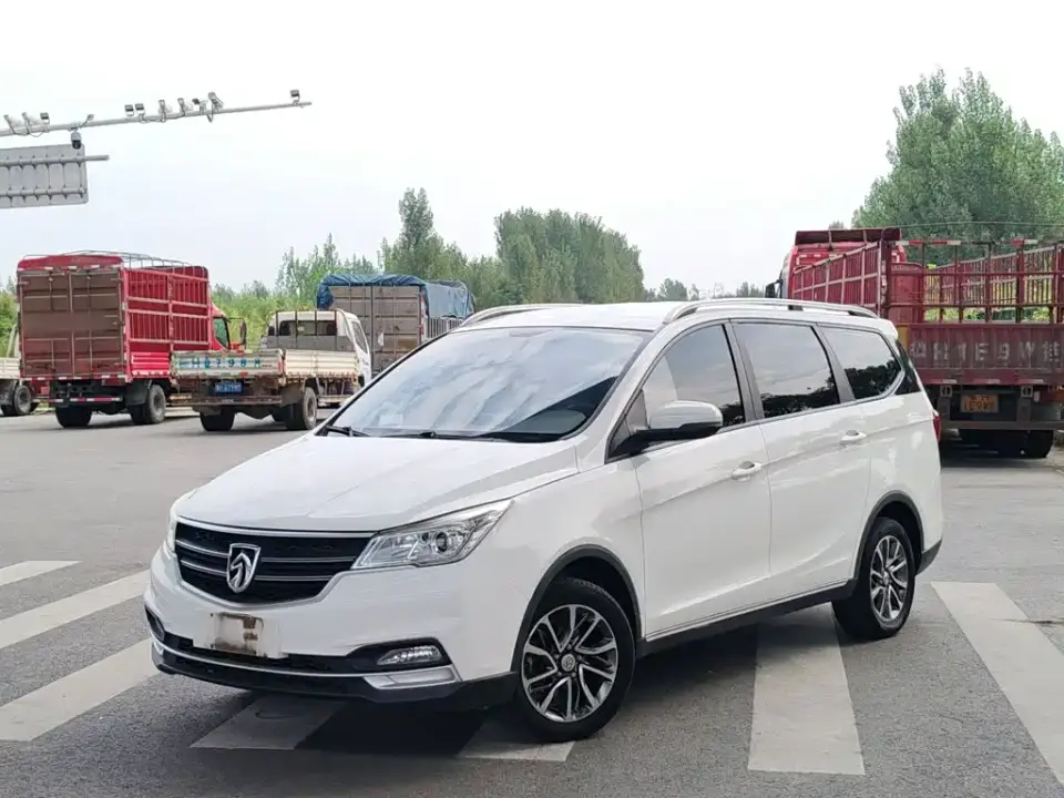 Baojun 730 1.5L Manual Fashion Version 7-Seater China V 2019