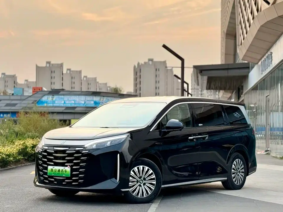 BYD Xia DM-i 1.5T 180km Surpass Edition 2025