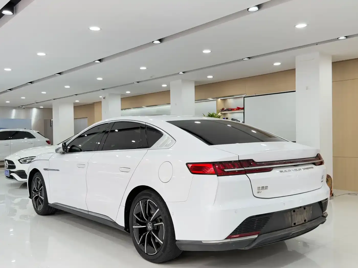 BYD Han EV AWD High-Performance Flagship 2021 — фото 9