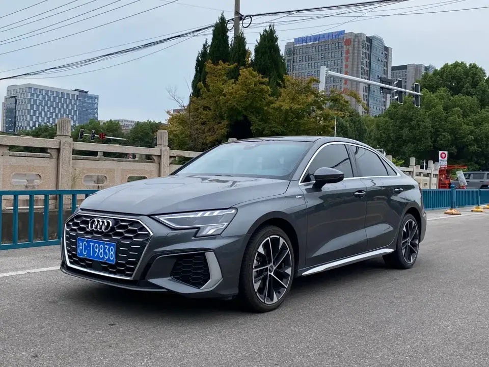 Audi A3 A3L Limousine 35 TFSI Luxury Sport 2023