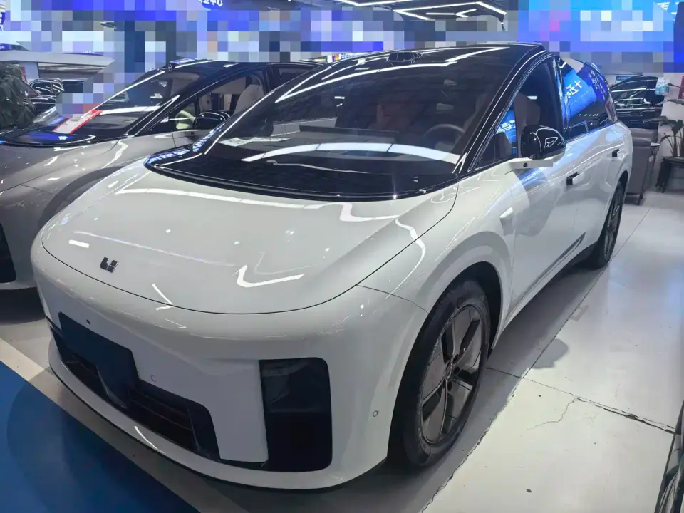 Li Auto Li i8 Standard Edition 2025