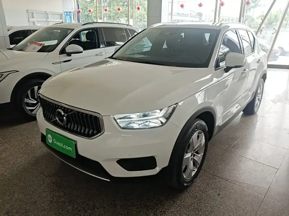 Volvo XC40 Model T4 AWD Smart Drive Fashion Edition 2021