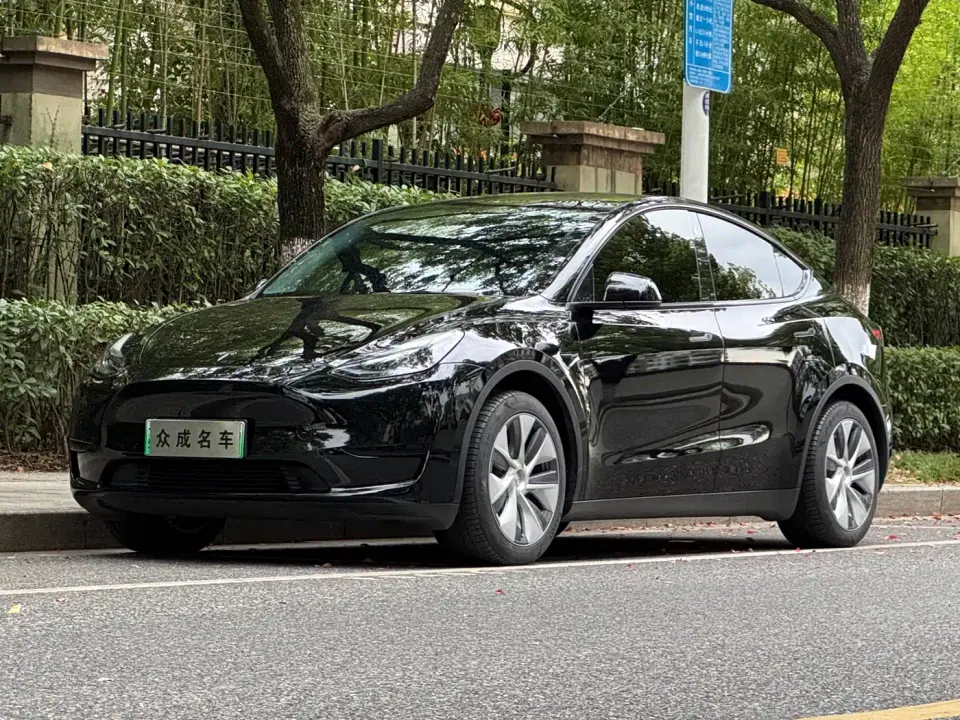 Tesla Model Y Facelift Rear-Wheel Drive Version 2023