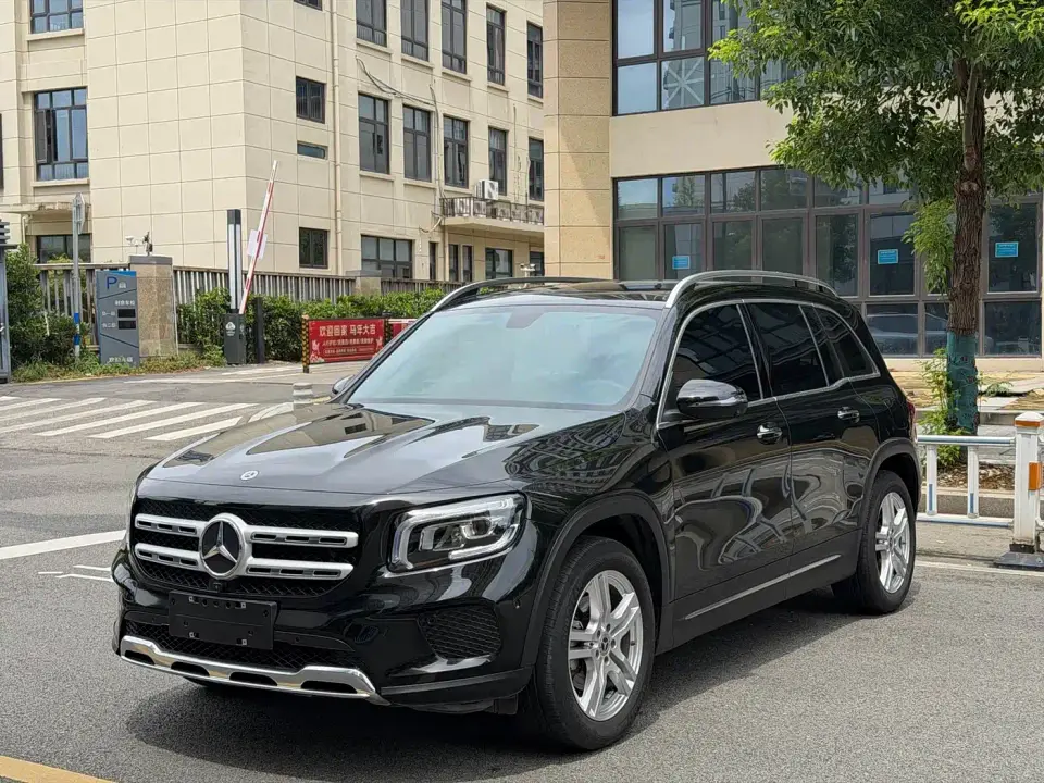 Mercedes-Benz GLB-Class Model GLB 200 Dynamic Edition 2022