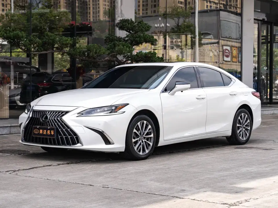 Lexus ES 260 Excellence Edition 2023