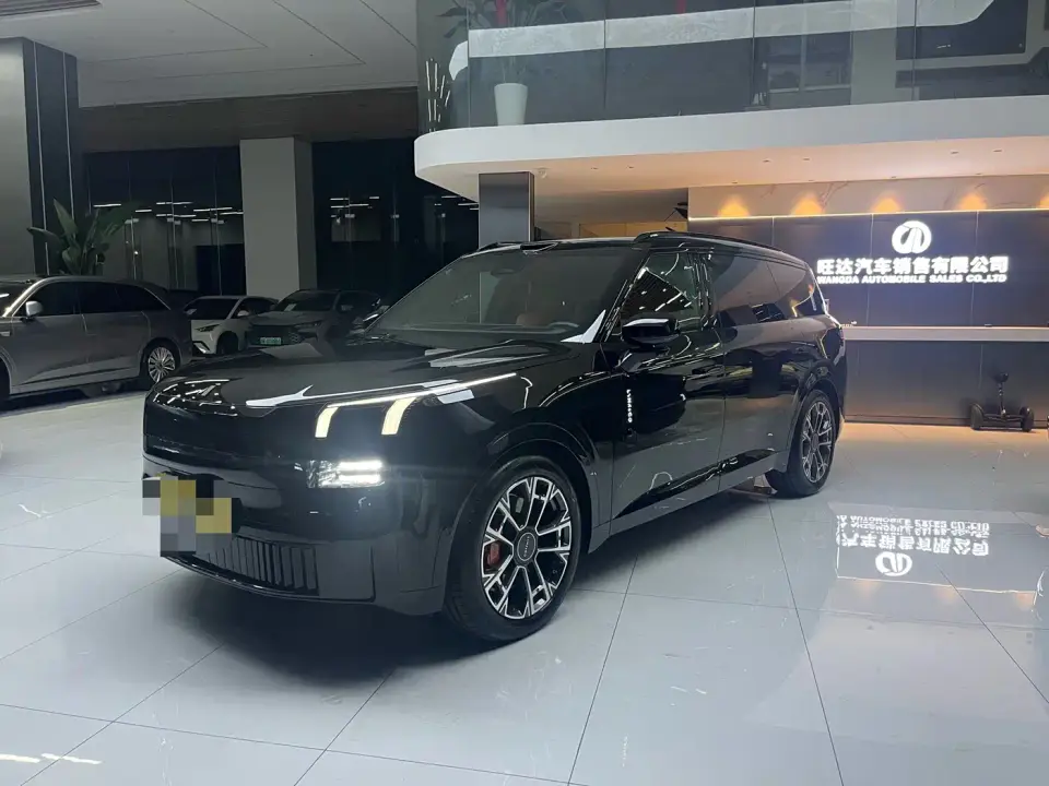 Lynk & Co 900 2.0T Ultra 2025