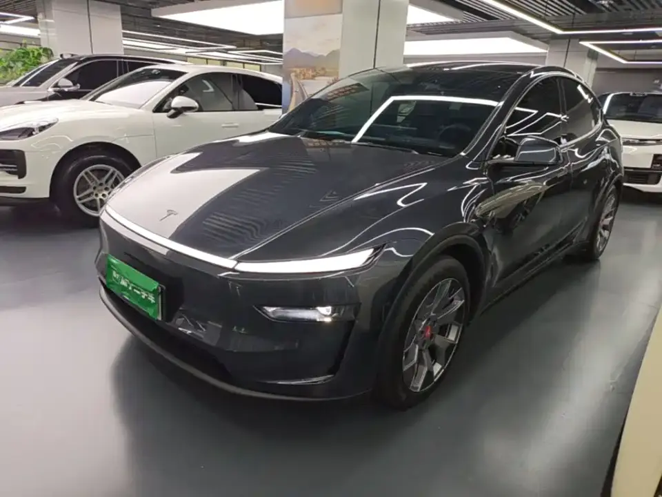Tesla Model Y L Facelift Long Range AWD 2025