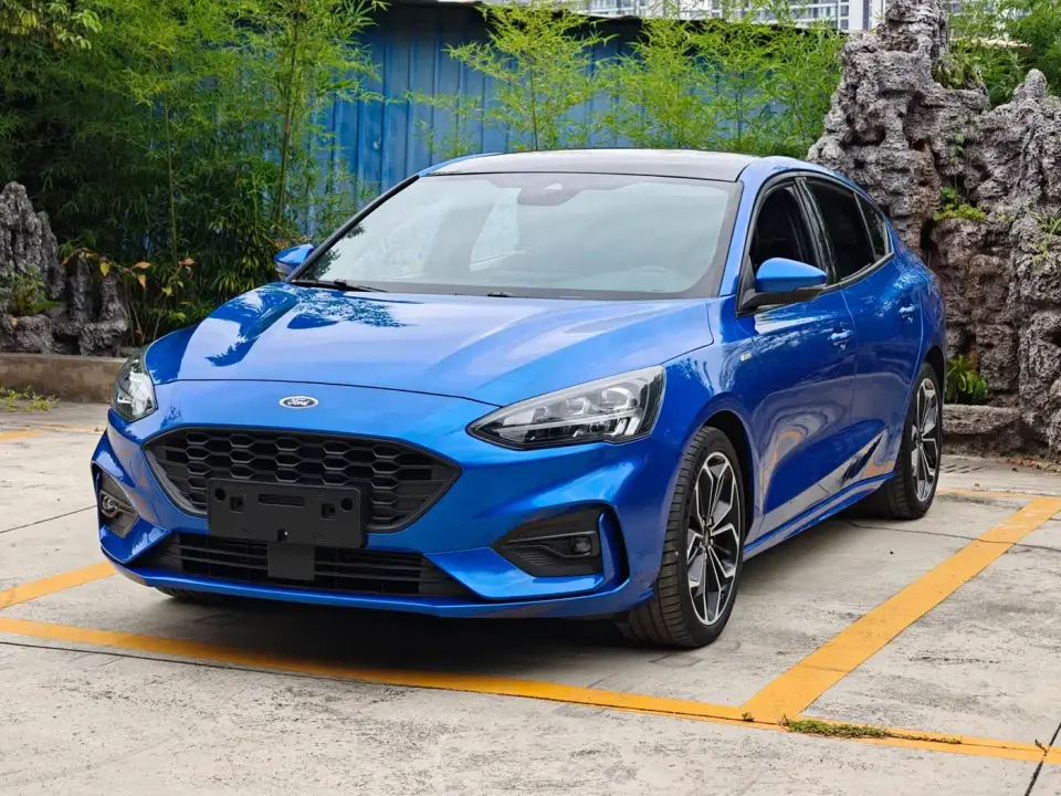 Ford Focus Sedan EcoBoost 180 Auto ST Line 2021