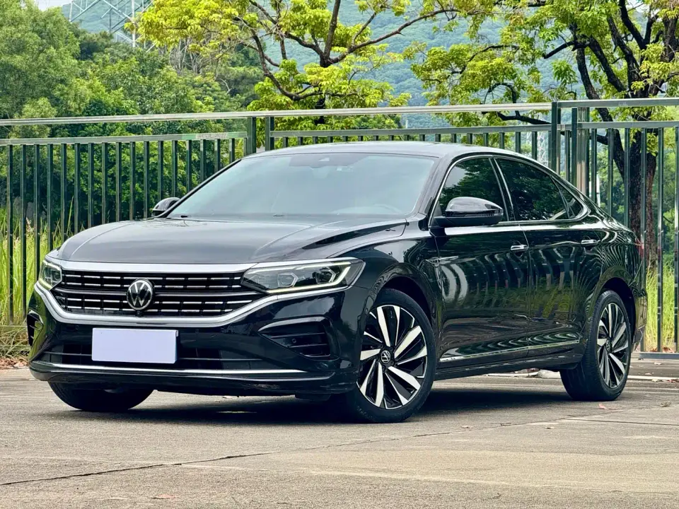 Volkswagen Passat Facelift 330TSI Luxury Edition 2023