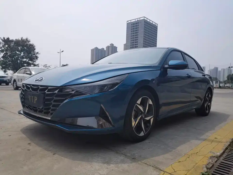 Hyundai Elantra 1.5L CVT LUX Premium Edition 2021