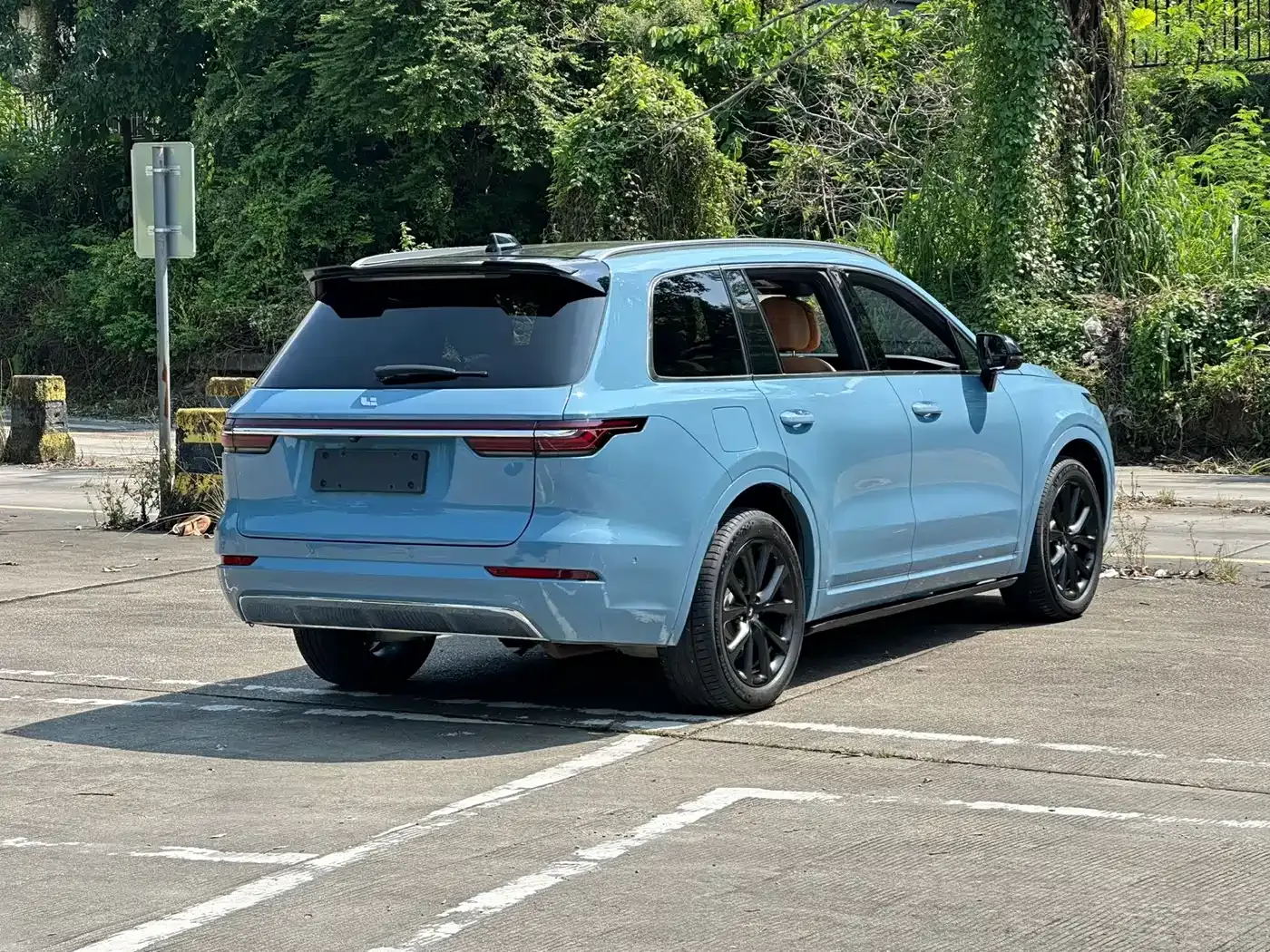 Li Auto Li ONE Extended Range 6-Seater 2022 — фото 4