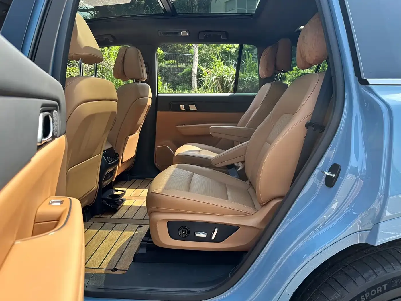 Li Auto Li ONE Extended Range 6-Seater 2022 — фото 8